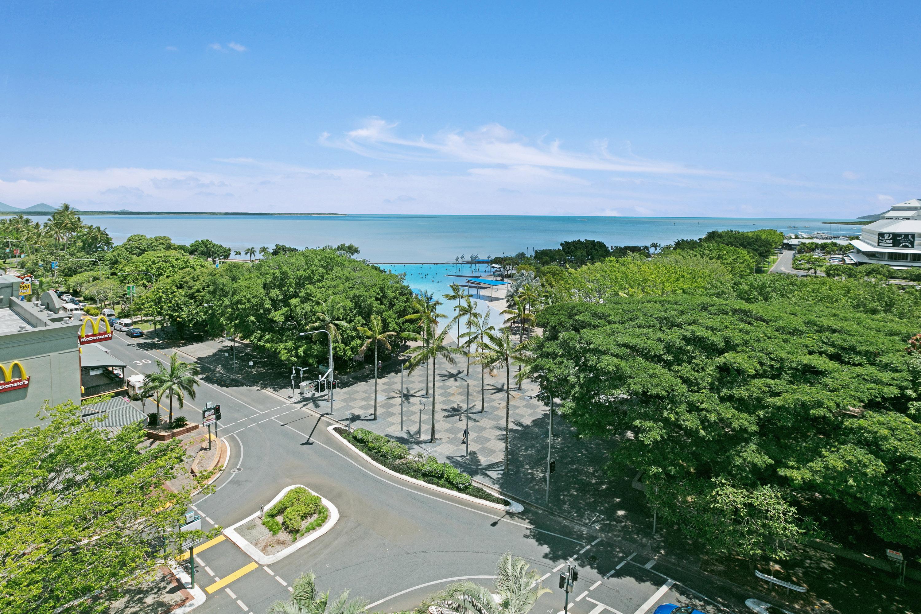 Mantra Esplanade Hotel Cairns Exterior foto